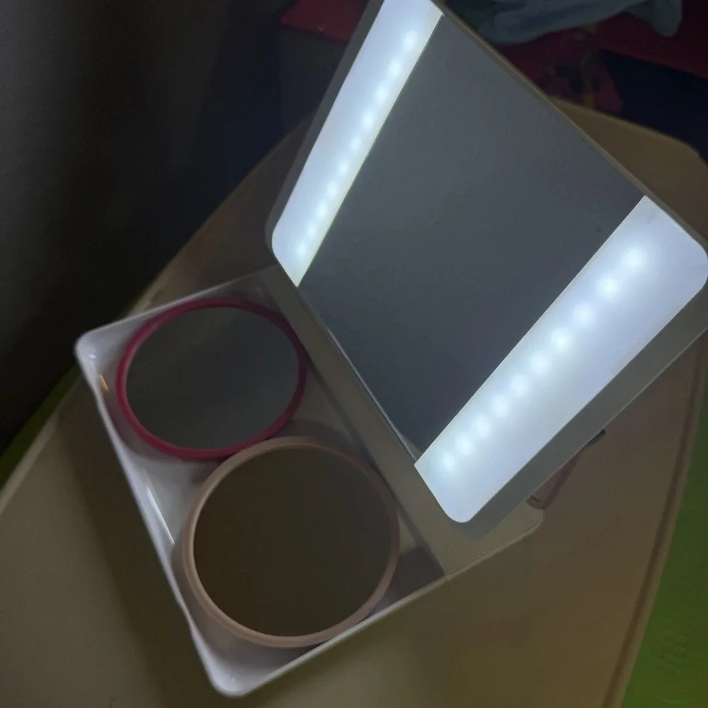 Urban Outfitters Makeup Mirror Spotlite HD Diamond Travel Ultra Bright Daylight